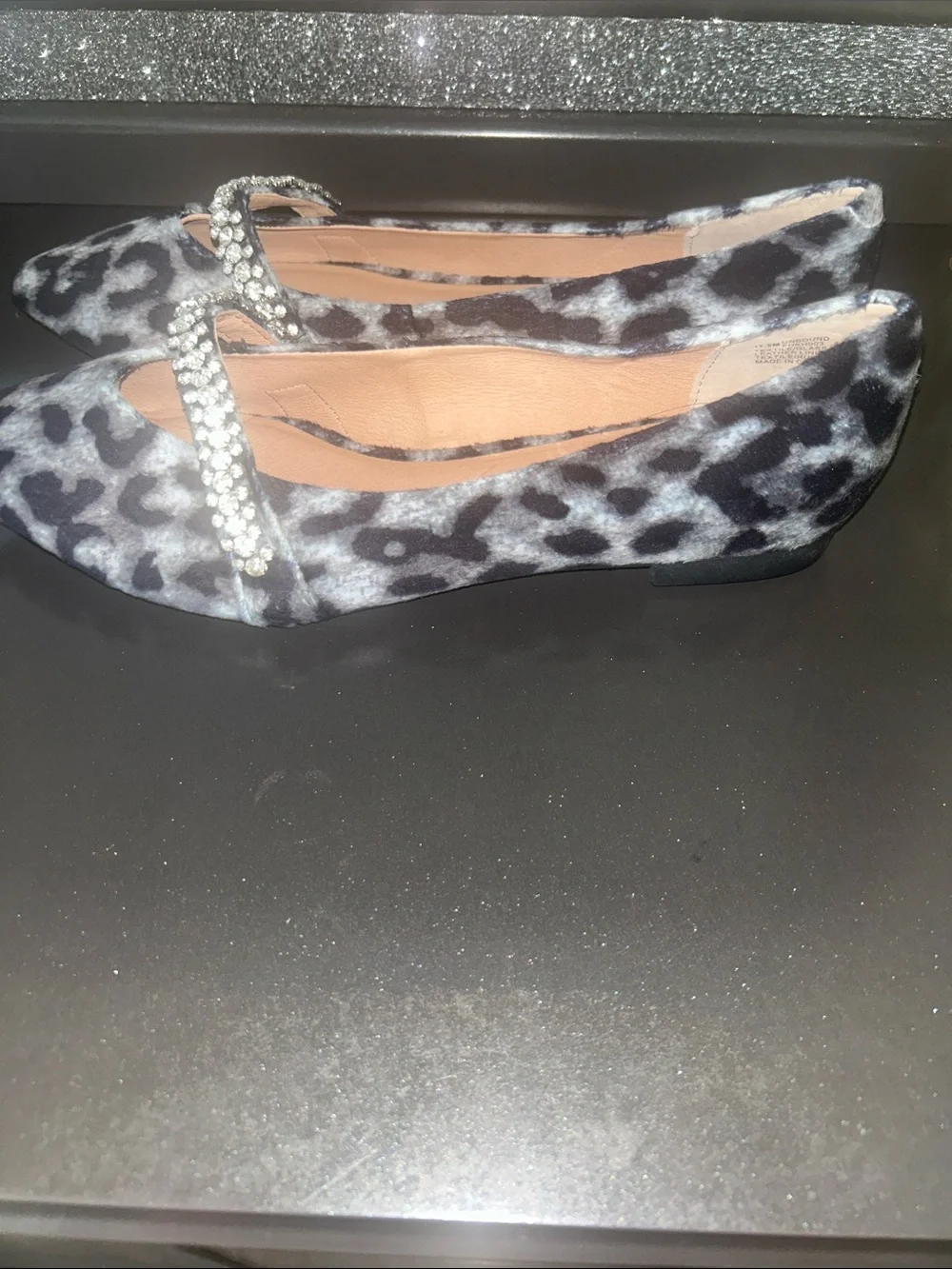 N/A elegant leopard